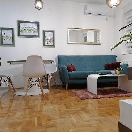 Carmen Deluxe Apartment Novi Sad Bagian luar foto