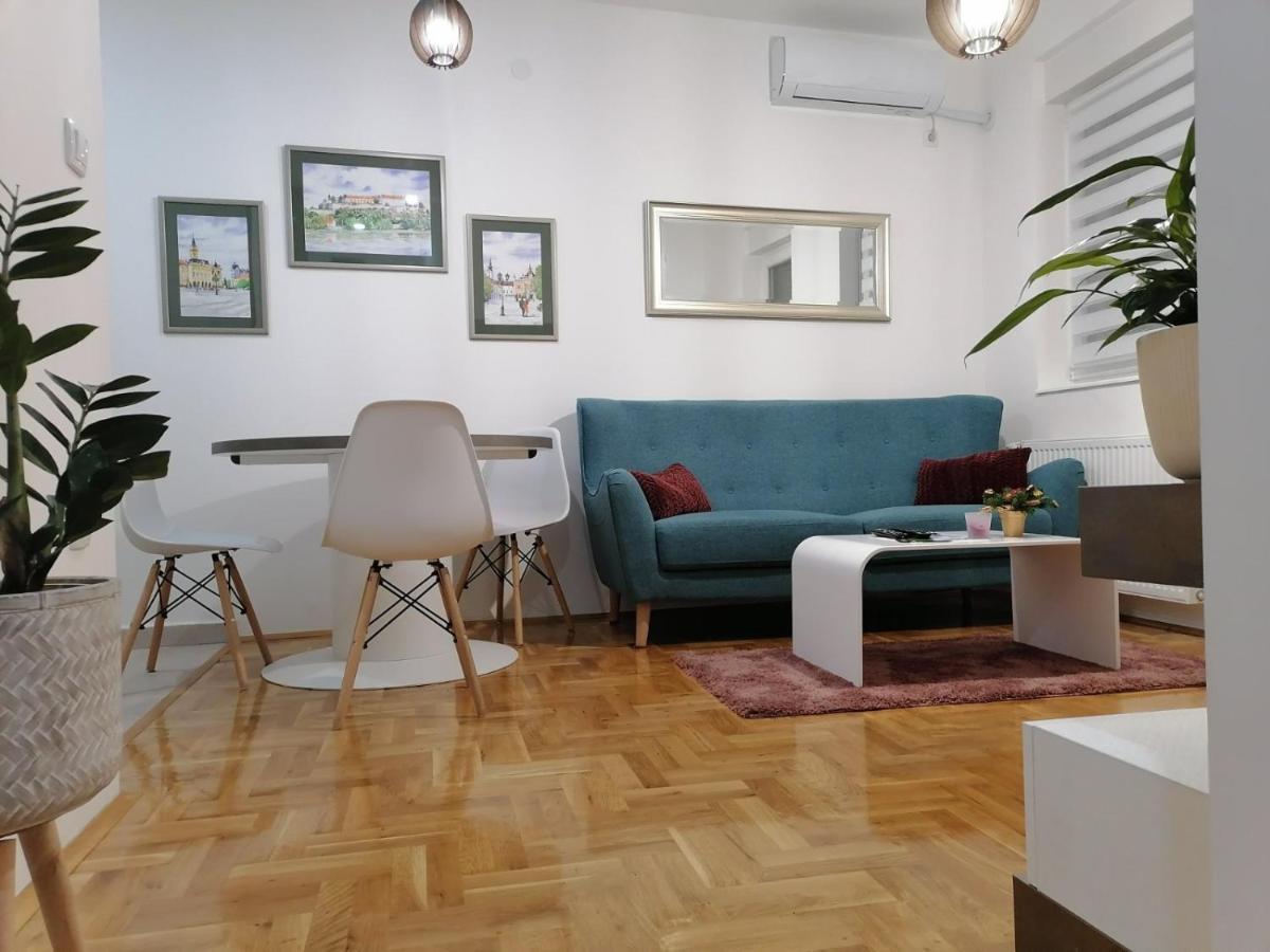 Carmen Deluxe Apartment Novi Sad Bagian luar foto
